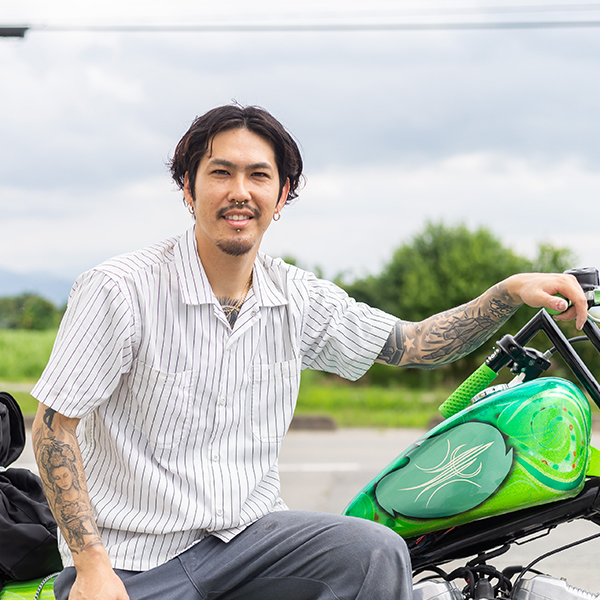 プロフィール